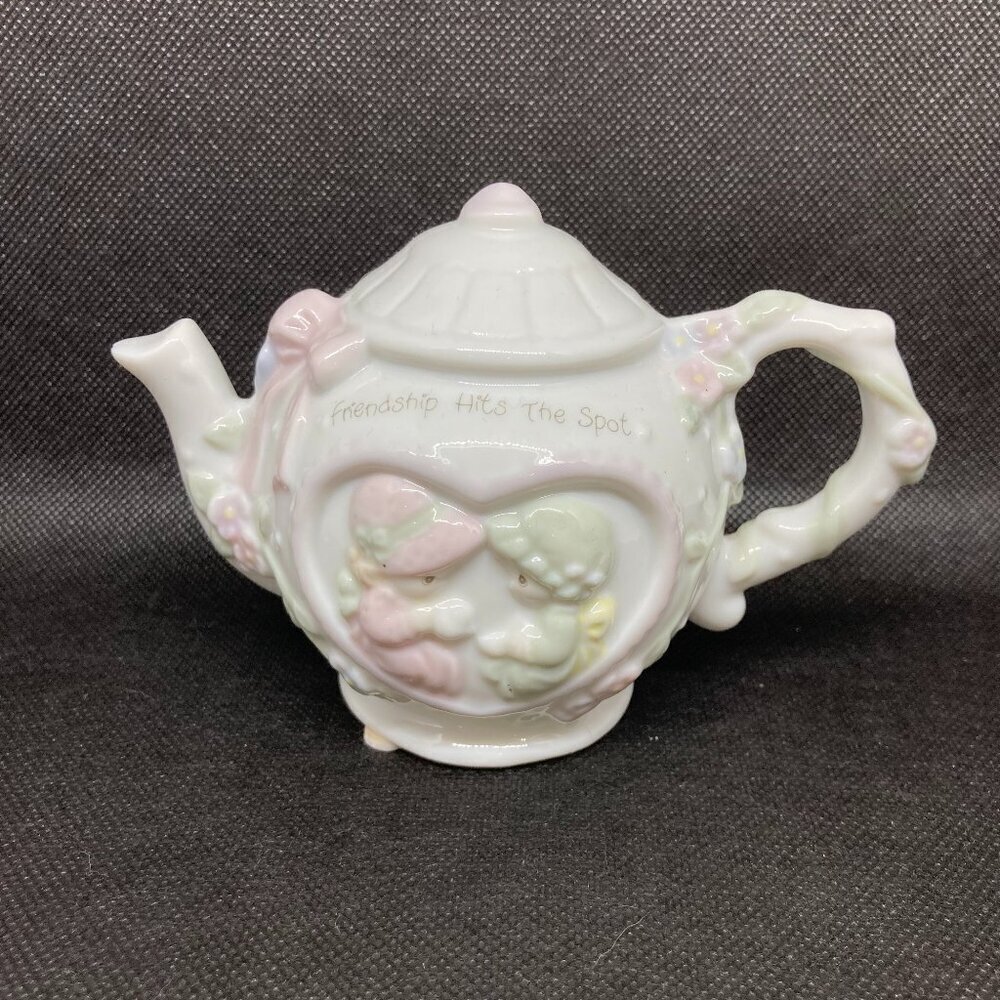 Precious Moments 1993 "Friendship Hits the Spot" Teapot figurine